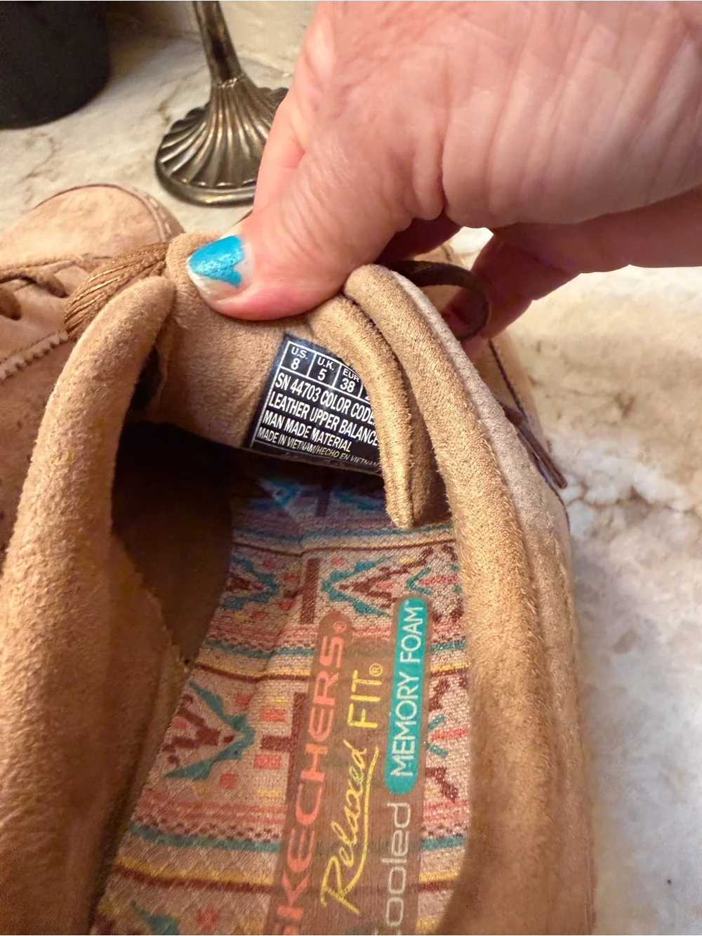Skechers suede leather womens shoes sz 8